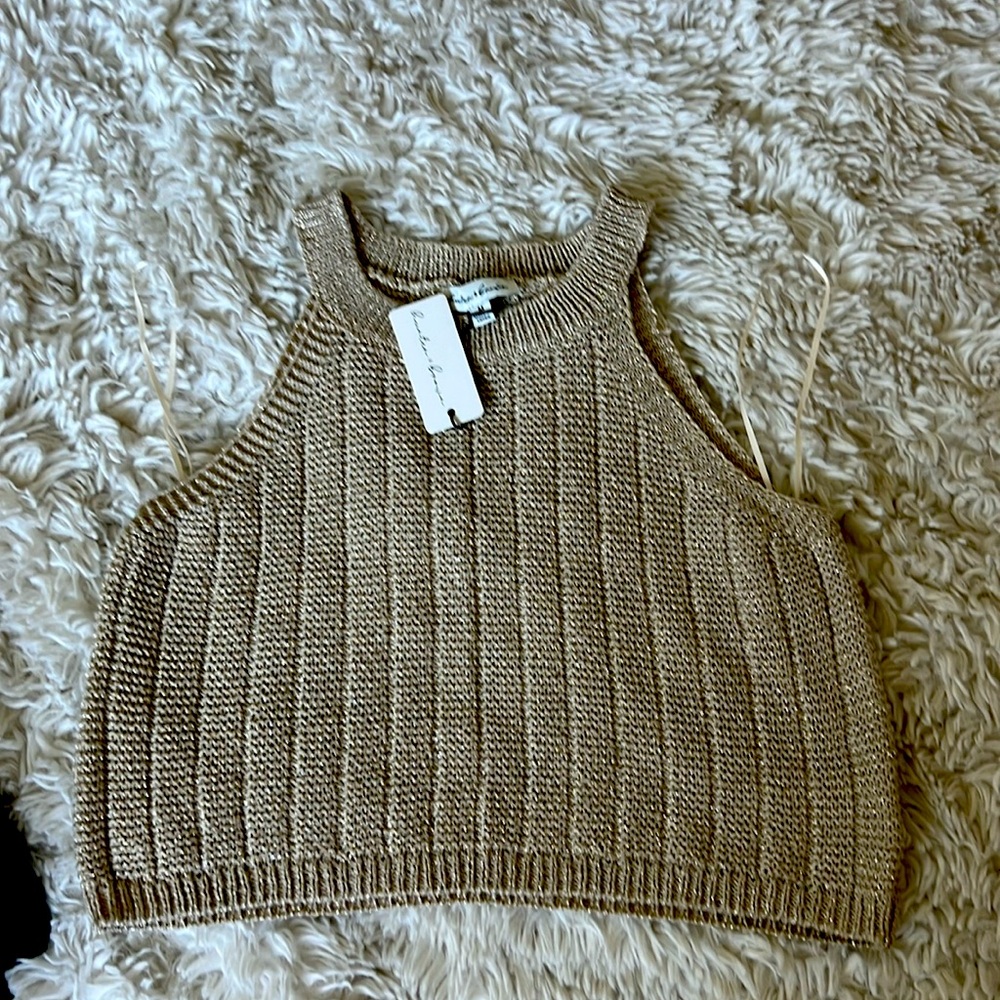 HUNTER & BROWN Halter top, this sleeveless, cream/ gold tone sweater is Size M